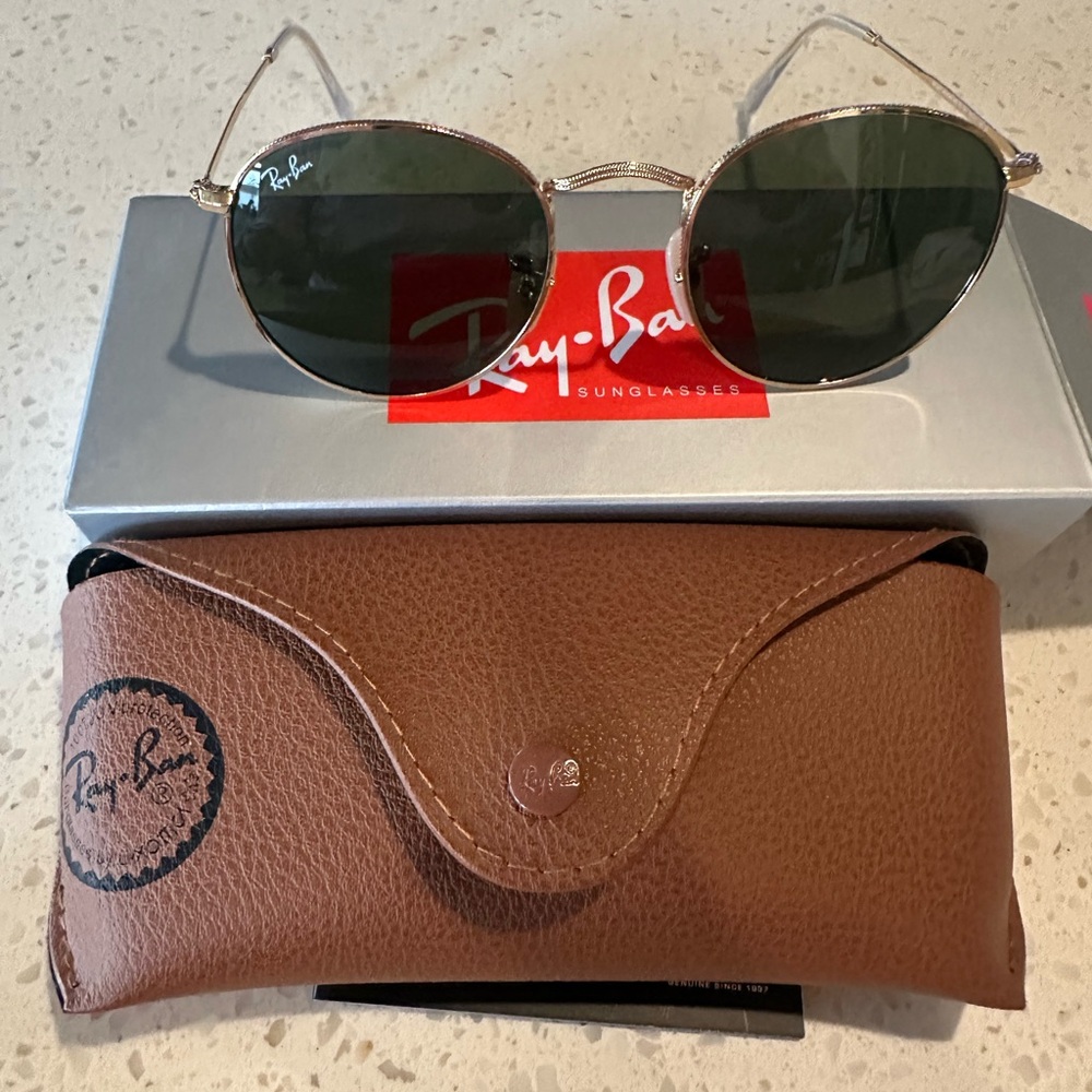 Ray-Ban Sunglasses with Brown Case